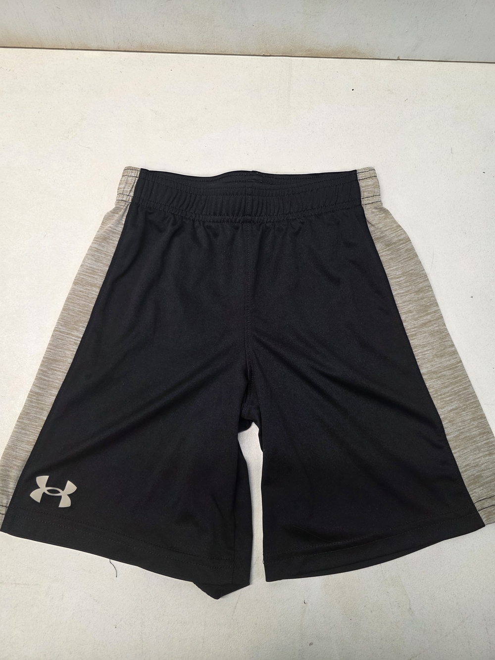 Under Armour Boys Youth Size 7 Athletic Shorts Black Brown Logo Polyester